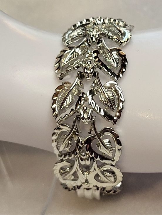 Coro Jewelry - Vintage Coro Pegasus Leaf Link Bracelet